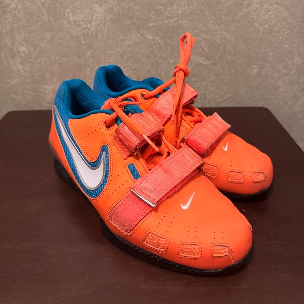 Orange Nike Romaleo 2 size 8